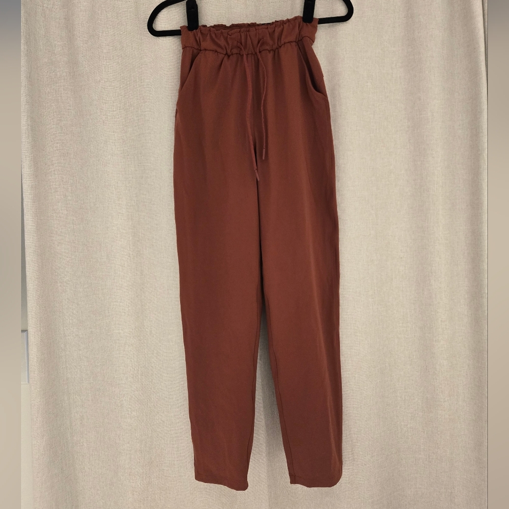 Lululemon Women's Full Length Pants Joggers Dark Burgundy Maroon Red Size 2